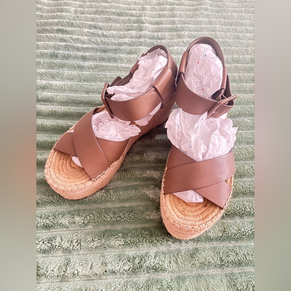 MARC FISHER LTD VIENNA WEDGE SANDAL, size 9